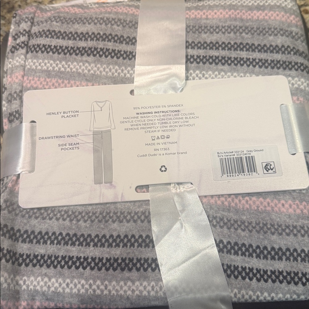 NWT Cuddl Duds Black Pajama Set - Picture 4 of 4
